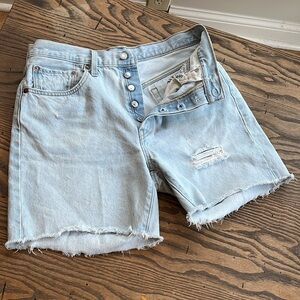 Levi’s 501 5.5 inseam high rise cutoff Jean shorts light wash 30